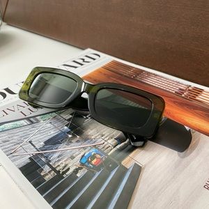 Wide Frame Sunglasses in Green